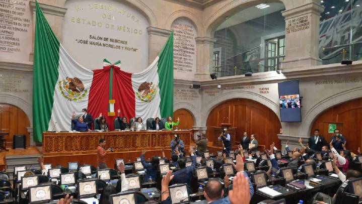 Eleva a rango constitucional programas sociales