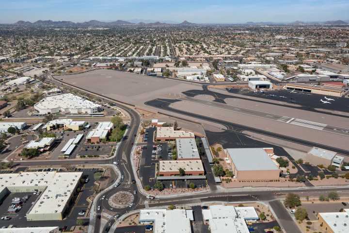 Offices, hangers sell for $17.5M in Scottsdale Airpark