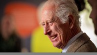 El rey Carlos III y su hijo Harry toman el té en su primera reunión tras 19 meses de distanciamiento