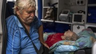 Ataque con bomba planeadora rusa mata al menos a 24 jubilados que cobraban sus pensiones en Ucrania