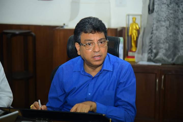 Bengaluru voter scam: Congress spokesperson complains to Rahul over IAS officer's promotion