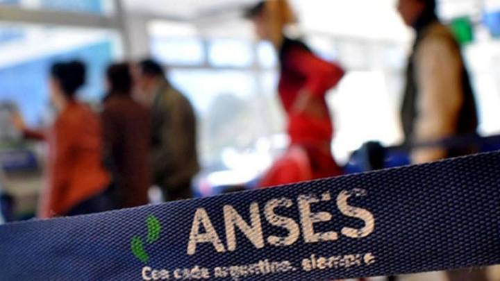 Por DNI. Quiénes cobran la AUH este miércoles 17 de septiembre