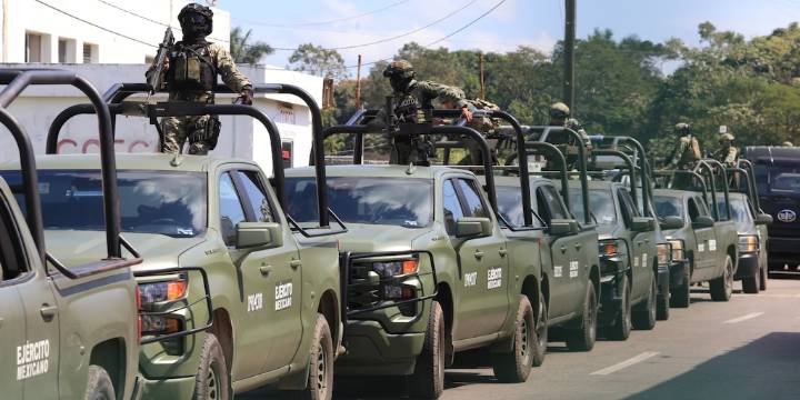 Elementos de la Defensa y Marina detienen a tres sujetos por presunta extorsión y cobro de piso en Tabasco