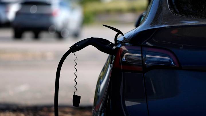Goodbye to the $7,500 EV tax credit. What’s that mean for EV prices?