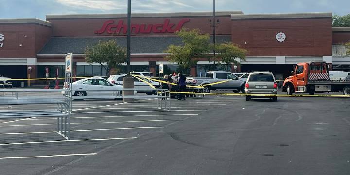 Man killed in shooting inside North City grocery store