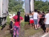 Pobladores saquean camión al que solo se le ponchó una llanta en Chiapas