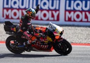 Brad Binder y Pedro Acosta tiñen de naranja el viernes de Cataluña