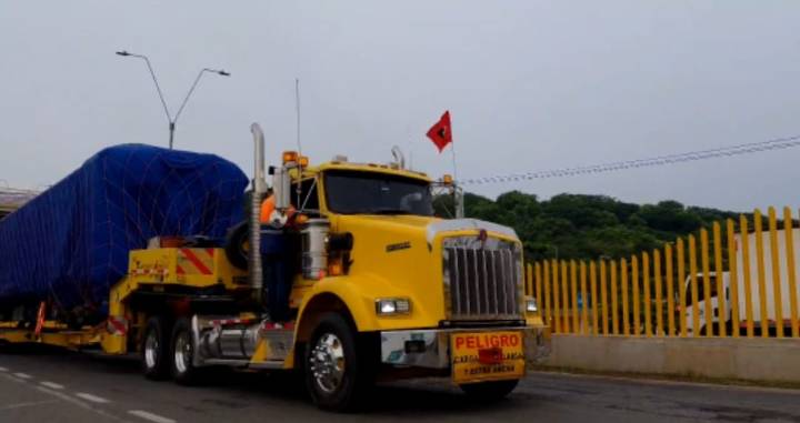 Partió caravana que transporta tren del Metro de Bogotá