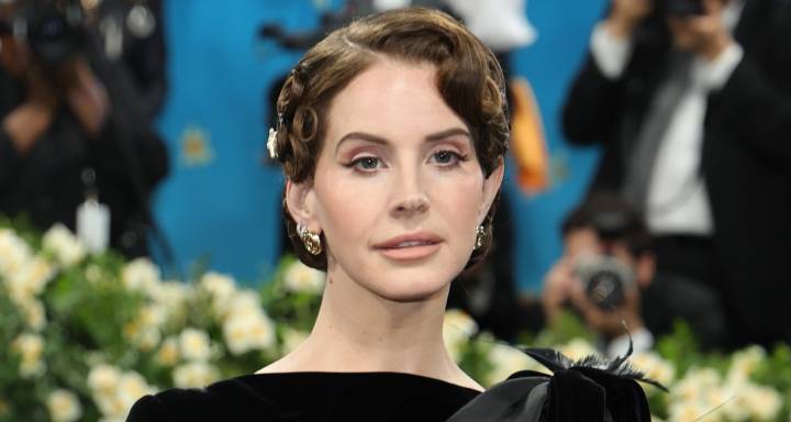Lana Del Rey Denies Plastic Surgery Speculation, Reveals Non-Surgical Procedure She’s Had Done 