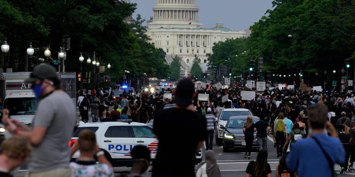 FBI fires agents photographed kneeling during 2020 racial justice protest, sources say