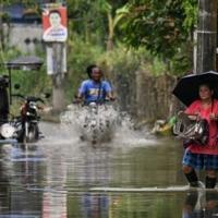 Philippines 'ghost' flood projects leave residents stranded