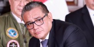“Dina Boluarte está en jaque”: peritaje fiscal desmiente a Juan José Santiváñez y confirma su voz en audio de capitán ‘Culebra’