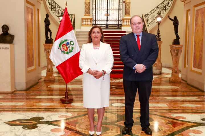Gobierno y Municipalidad de Lima afinan propuestas sobre tren Lima