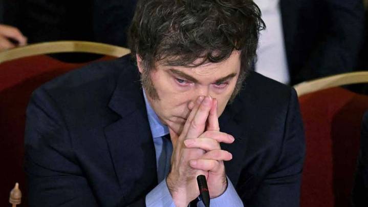 La confianza en el gobierno de Javier Milei vuelve a caer y llega a los niveles de Alberto Fernández
