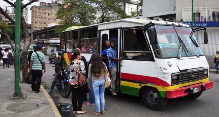Transportistas insisten en tarifa del pasaje a 0,5 dólares