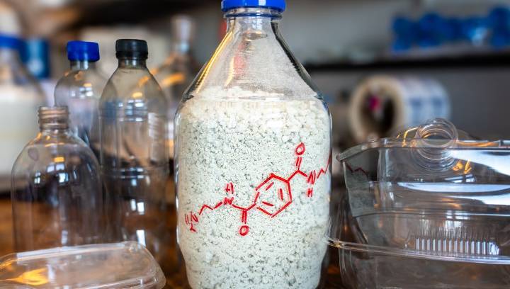 BAETA: New Invention Takes Plastic Garbage And Turns It Into Tool For Carbon Capture
