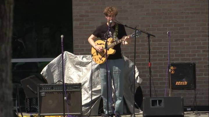 People gather for 9th annual Taste of the Deep South festival