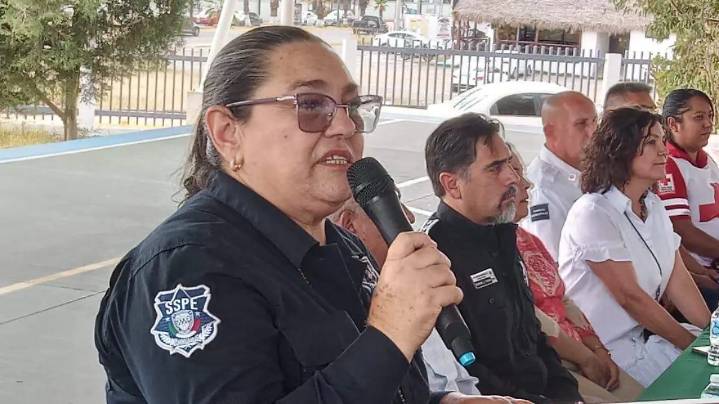Concientizan a estudiantes del Conalep Parral sobre seguridad vial al conducir motocicletas