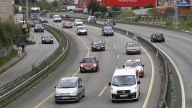 Fallece un motorista al salirse de la vía en la A