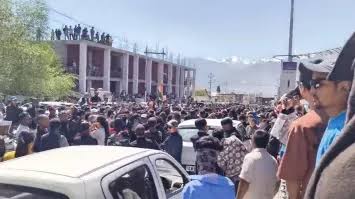 4 dead, 70 injured in Ladakh , curfew imposed
