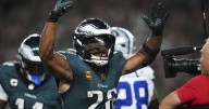 Lightning halts Super Bowl Eagles' season opener against Cowboys