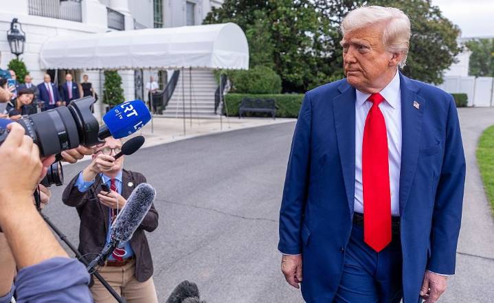Trump Aides Debate How to Target Left