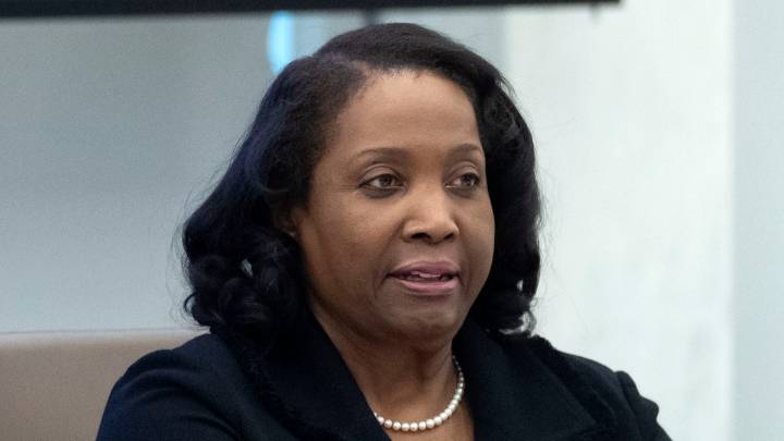 Fuente AP: Gobierno de EEUU investiga acusaciones de fraude hipotecario contra Lisa Cook de la Fed