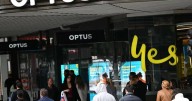 Three die as Optus triple-zero glitch impacts hundreds