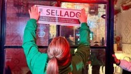 "Me ultrajaron y me dejaron sin sustento": vendedora informal denunció violento decomiso de su puesto en Bogotá