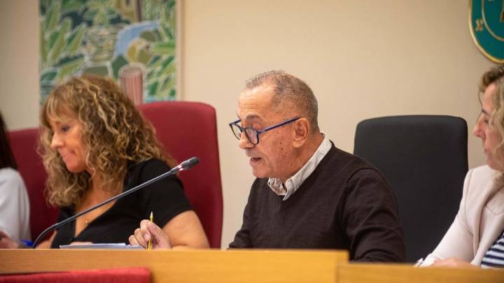Carral celebra el pleno de la moción de censura en O Espiño