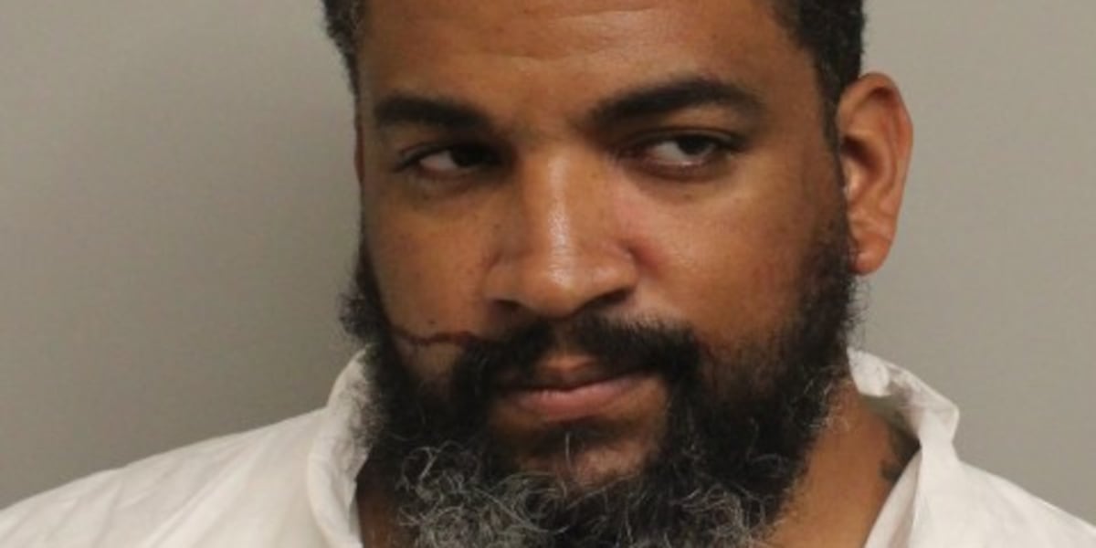 Correction officer accused of kidnapping 2 kids in Newington, leading pursuit into Stamford