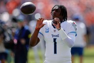 Rams Star Sends Strong Warning to Cam Ward Before Titans Game Rams’ Star is set to pressure Titans’ rookie Cam Ward, aiming to dominate and disrupt Tennessee’s offense this Sunday. Pritish Ganguly 3 h