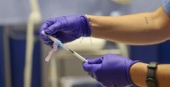 Emiten guía estatal de vacunación contra el Covid