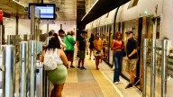 El 'calvario' diario del transporte público para 300.000 valencianos: Metrovalencia y Cercanías acumulan un septiembre de incidencias