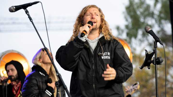 Worship leader Sean Feucht mismanaged millions in ministry funds, former associates say