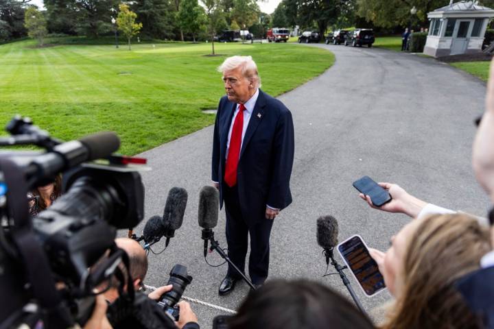 Trump dice que está "realmente preocupado" por EE.UU. tras el asesinato de Charlie Kirk
