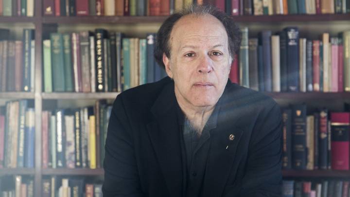 Cinco novelas para recordar a Javier Marías en el tercer aniversario de su muerte