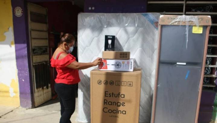 Xochimilco destina 2.5 millones para apoyar a 268 familias vulnerables con artículos domésticos