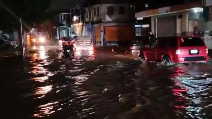 Fuertes lluvias provocan inundaciones en Michoacán y Chiapas