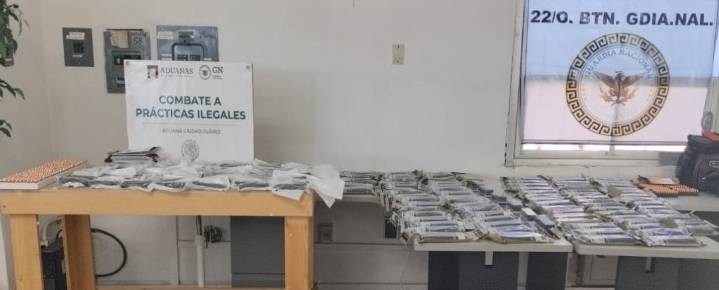 DETIENEN A MUJER EN POSESIÓN DE CARGADORES Y CARTUCHOS ÚTILES