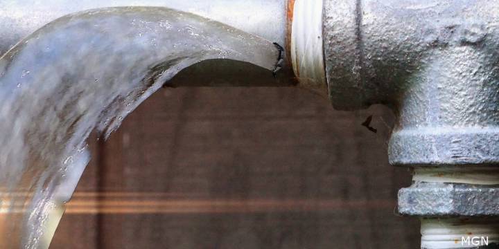 Pipe break leaves University City neighborhood without water