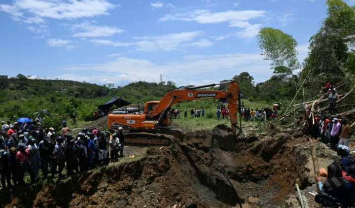 “Siete mineros quedan atrapados en socavón ilegal de oro en el suroeste colombiano”