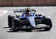 Sainz aprovecha el lío para una memorable 2ª posición en la parrilla de Bakú