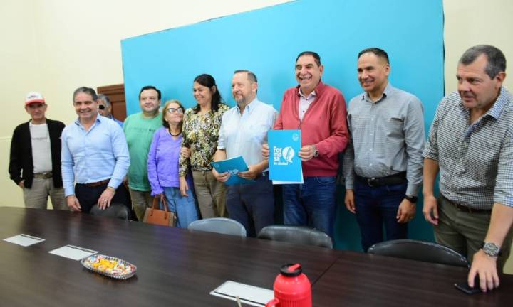 El municipio y la concesionaria ZL de Fiat firmaron un convenio para facilitar la renovación de unidades de taxis y remises