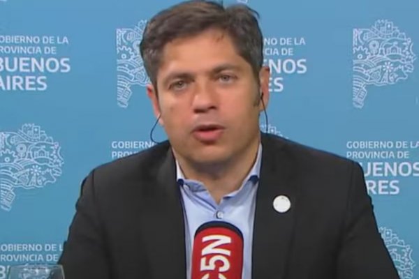 La chicana de Kicillof tras el acto: "Podrían haberlo hecho en un gimnasio"