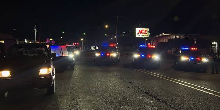OSP: 3 arrests after suspect threatens people with machete at rest area in Lincoln Co.