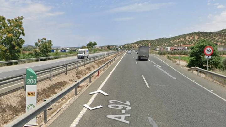Muere un hombre al volcar el coche que conducía en Huétor Tájar (Granada)