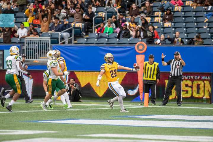 Bisons trample Golden Bears in blowout victory