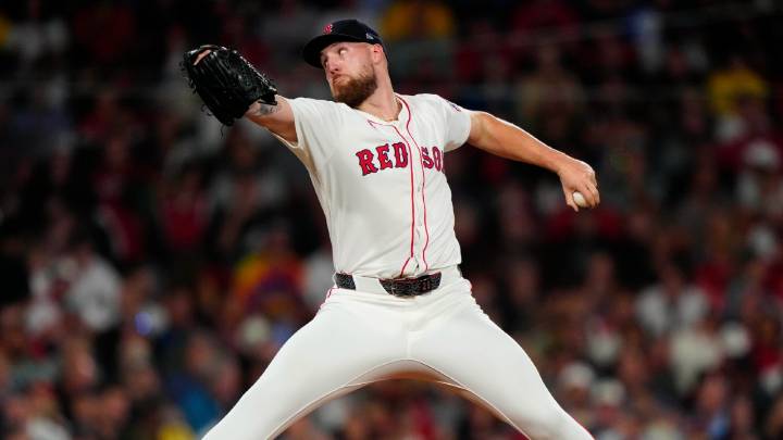 Red Sox hold off Yankees to avoid sweep