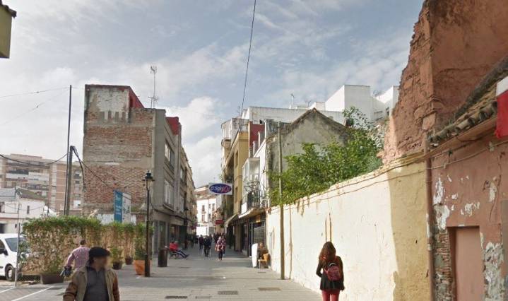 El Ayuntamiento de Algeciras paraliza una obra ilegal en la calle Tarifa